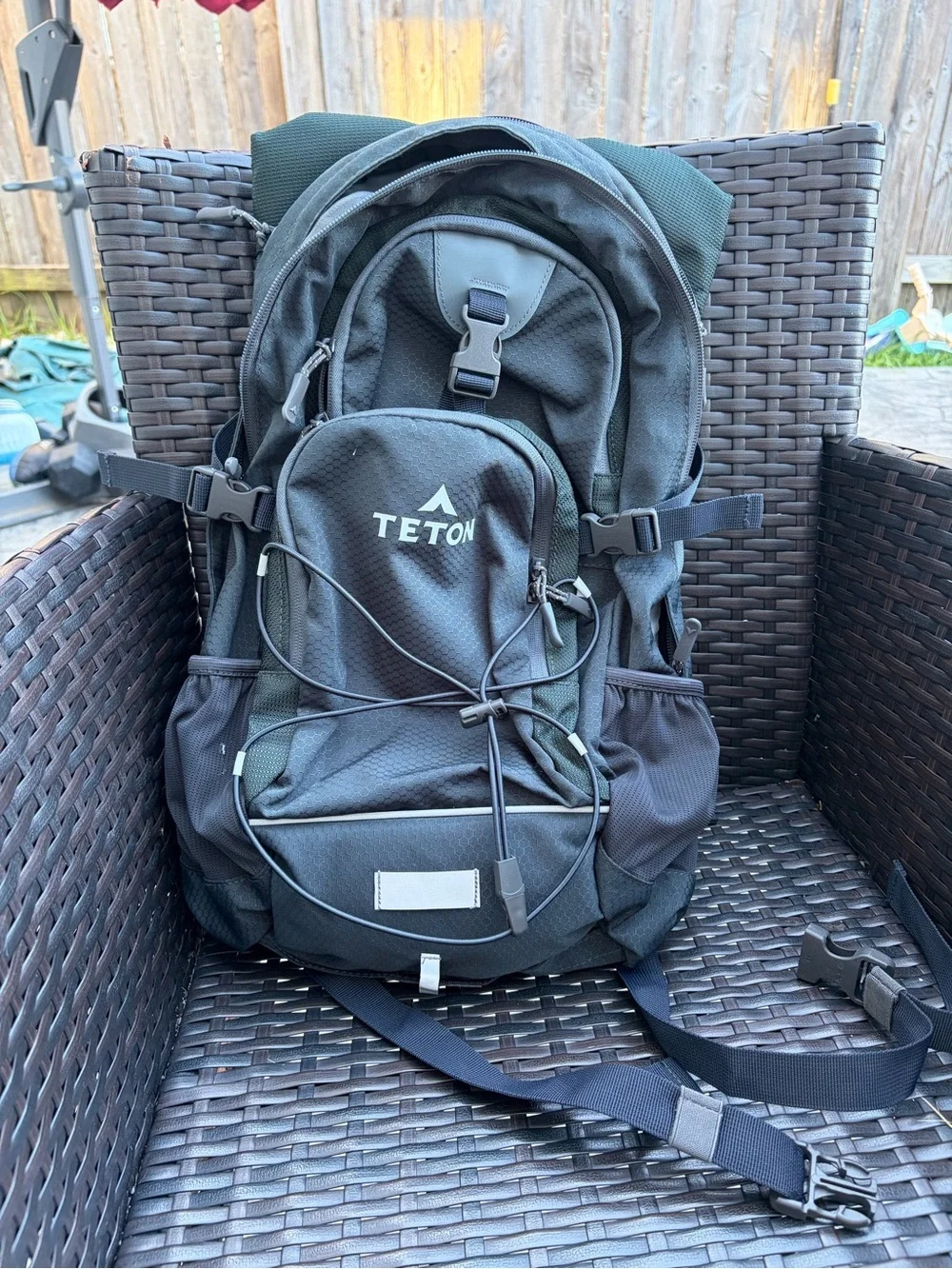Eton Black and Dark Green Men's Hiking Backpack